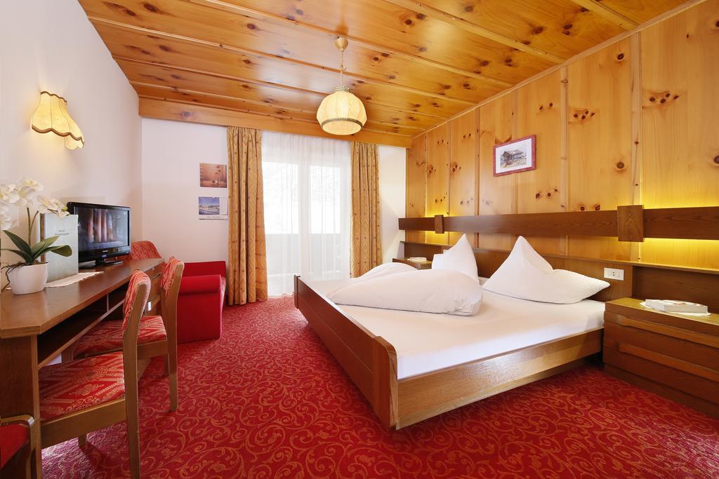 Hotel Alpenblick Pfelders Exteriör bild