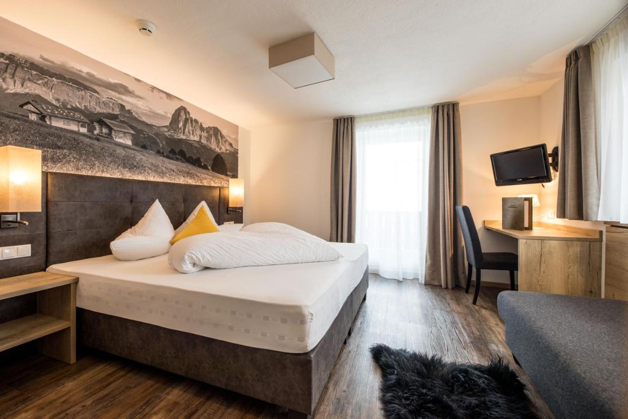 Hotel Alpenblick Pfelders Exteriör bild
